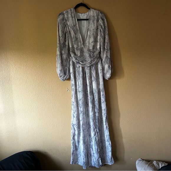 Olivaceous Gray Animal Print Women’s Dress - Size Small - Picture 3 of 12